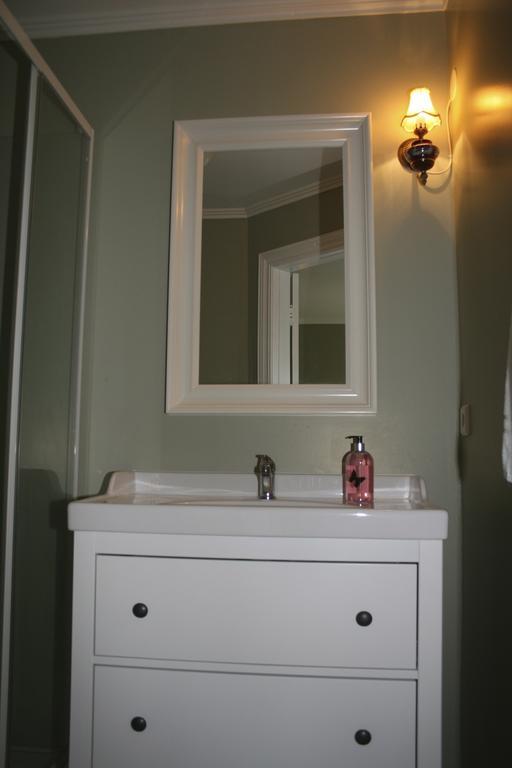 The Old Apothecary Hotel Egilsstadir Room photo